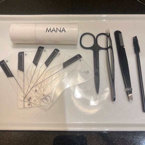 Free with purchase Brown..Mana Eyebrow stencil kit - Picture 4 of 6